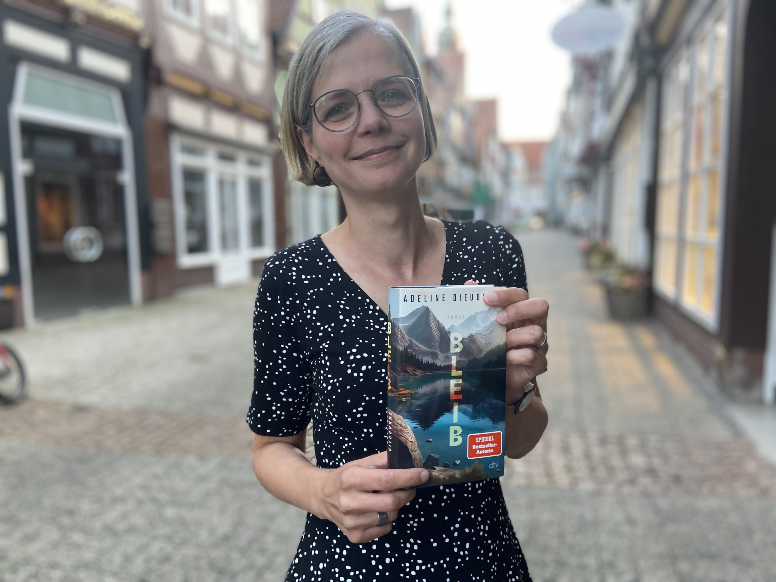 Buchtipp: „Bleib“ von Adeline Dieudonné