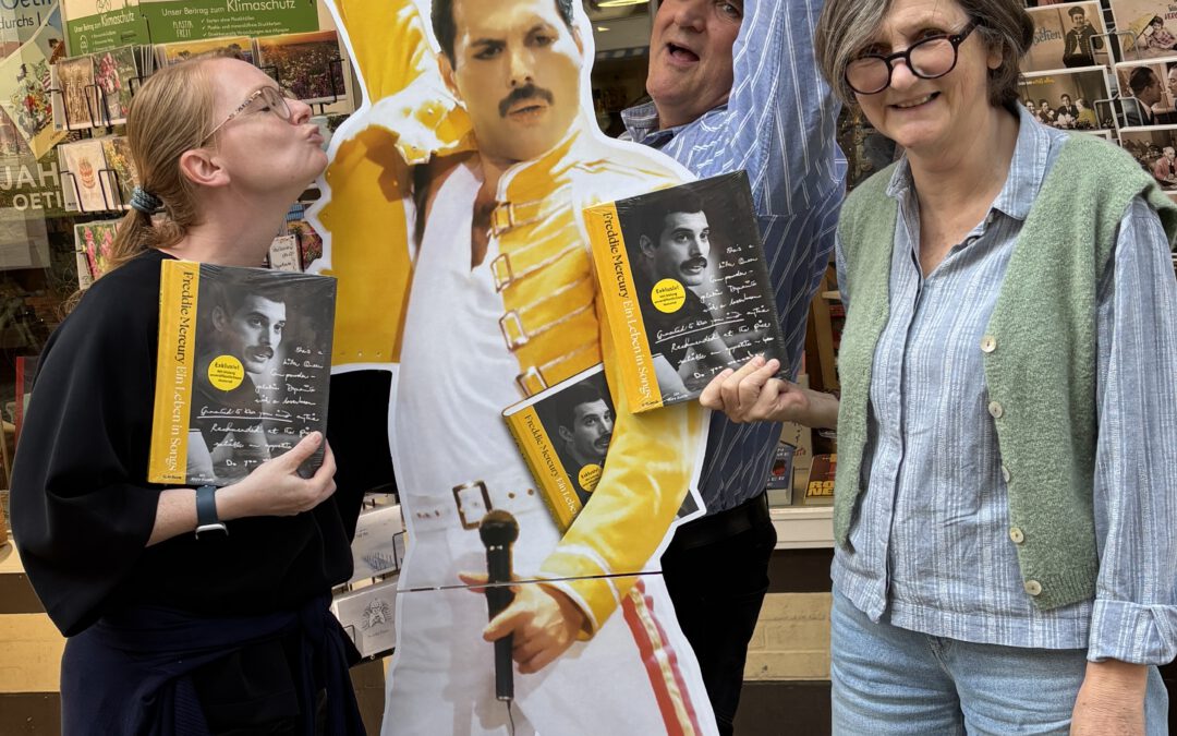 Ein legendäres Leben in Songs: das neue Buch über Freddie Mercury