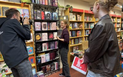 Artikel in der CZ: „New Adult“ sorgt für Hype bei jungen Leser:innen