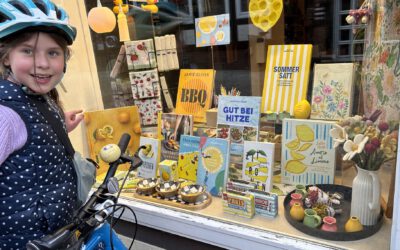 Der Sommer kommt! Zitronen leuchten im Fenster
